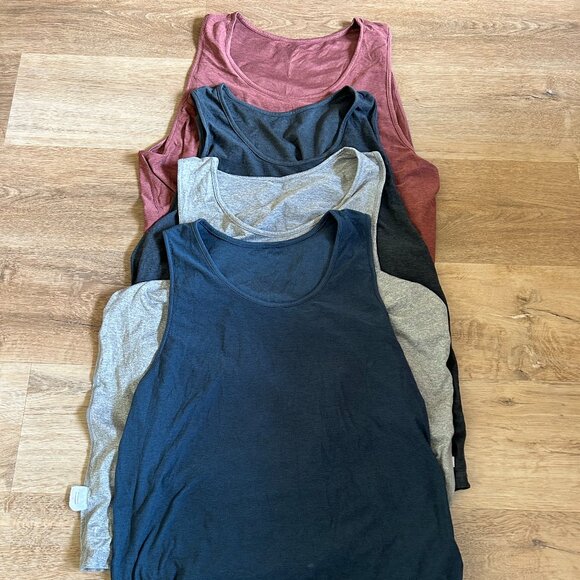 Vuori bundle of 4 Strato Tech Tanks | Men's (L) - Picture 1 of 3